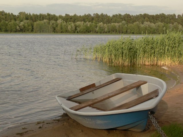 Zdj cia: Gołdap jezioro czerwone, Puszcza Romincka, łódź, POLSKA Zdj cia: Gołdap jezioro czerwone, Puszcza Romincka, łódź, POLSKA