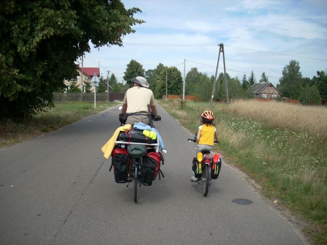 Zdjęcia: Nadbużański Park Krajobrazowy, Podlasie, Podlasie. Jak maluszek z TIRem., POLSKA Zdjęcia: Nadbużański Park Krajobrazowy, Podlasie, Podlasie. Jak maluszek z TIRem., POLSKA