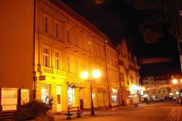 Zdjęcia: Szczecinek, Pojezierze Drawskie, deptak nocą, POLSKA Zdjęcia: Szczecinek, Pojezierze Drawskie, deptak nocą, POLSKA