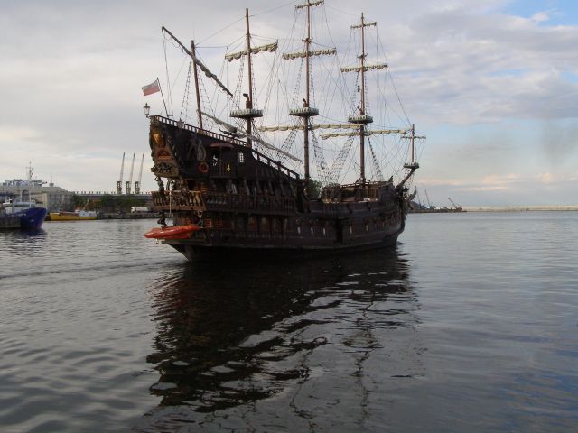 Zdjęcia: Gdynia - port, pomorskie, okręt, POLSKA Zdjęcia: Gdynia - port, pomorskie, okręt, POLSKA