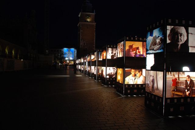 Zdjęcia: rynek, kraków, wystawa filmowa, POLSKA Zdjęcia: rynek, kraków, wystawa filmowa, POLSKA