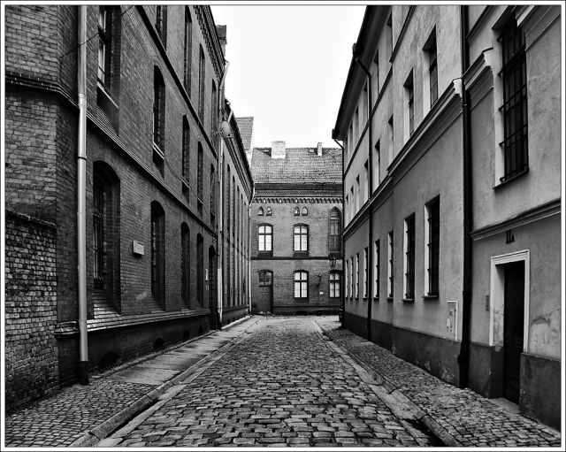Zdjęcia: Wrocław, dolnyśląsk, JEDNA Z ULICZEK NA OSTROWIE TUMSKIM, POLSKA Zdjęcia: Wrocław, dolnyśląsk, JEDNA Z ULICZEK NA OSTROWIE TUMSKIM, POLSKA