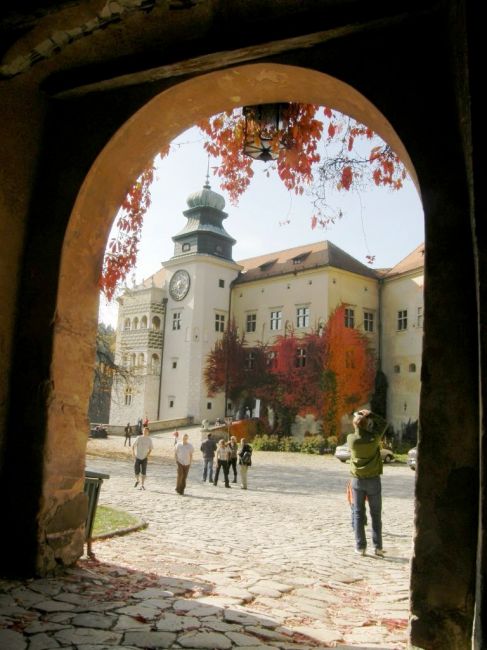 Zdjęcia: Pieskowa Skała, Małopolska, ZAMEK W JESIENNEJ SZACIE, POLSKA Zdjęcia: Pieskowa Skała, Małopolska, ZAMEK W JESIENNEJ SZACIE, POLSKA