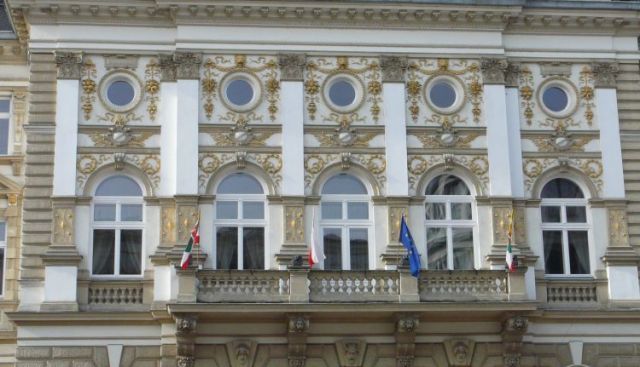 Zdjęcia: Bielsko-Biała, Śląsk, zdobienia - ratusz, POLSKA Zdjęcia: Bielsko-Biała, Śląsk, zdobienia - ratusz, POLSKA