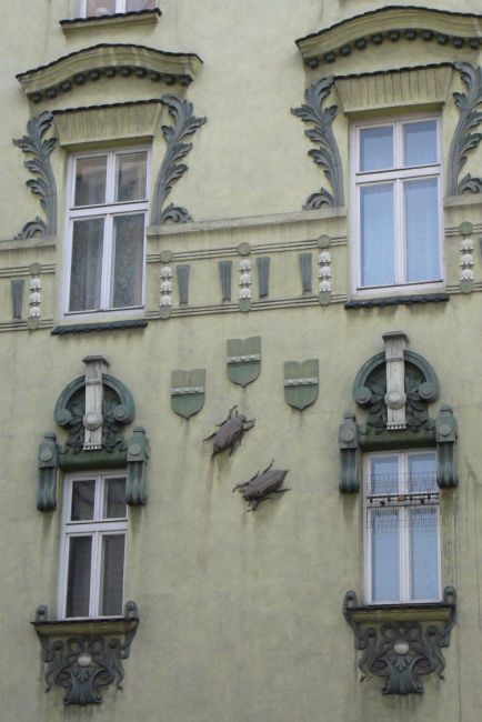 Zdjęcia: Bielsko-Biała, Śląsk, kamienica zdobiona nie tylko wesołymi żabami, POLSKA Zdjęcia: Bielsko-Biała, Śląsk, kamienica zdobiona nie tylko wesołymi żabami, POLSKA