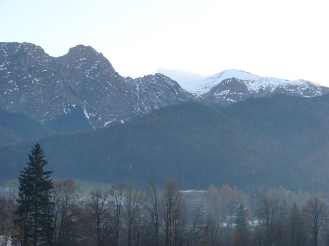 Zdjęcia: Giewont i Kopa kondracka, Tatry, A On dalej śpi.., POLSKA Zdjęcia: Giewont i Kopa kondracka, Tatry, A On dalej śpi.., POLSKA