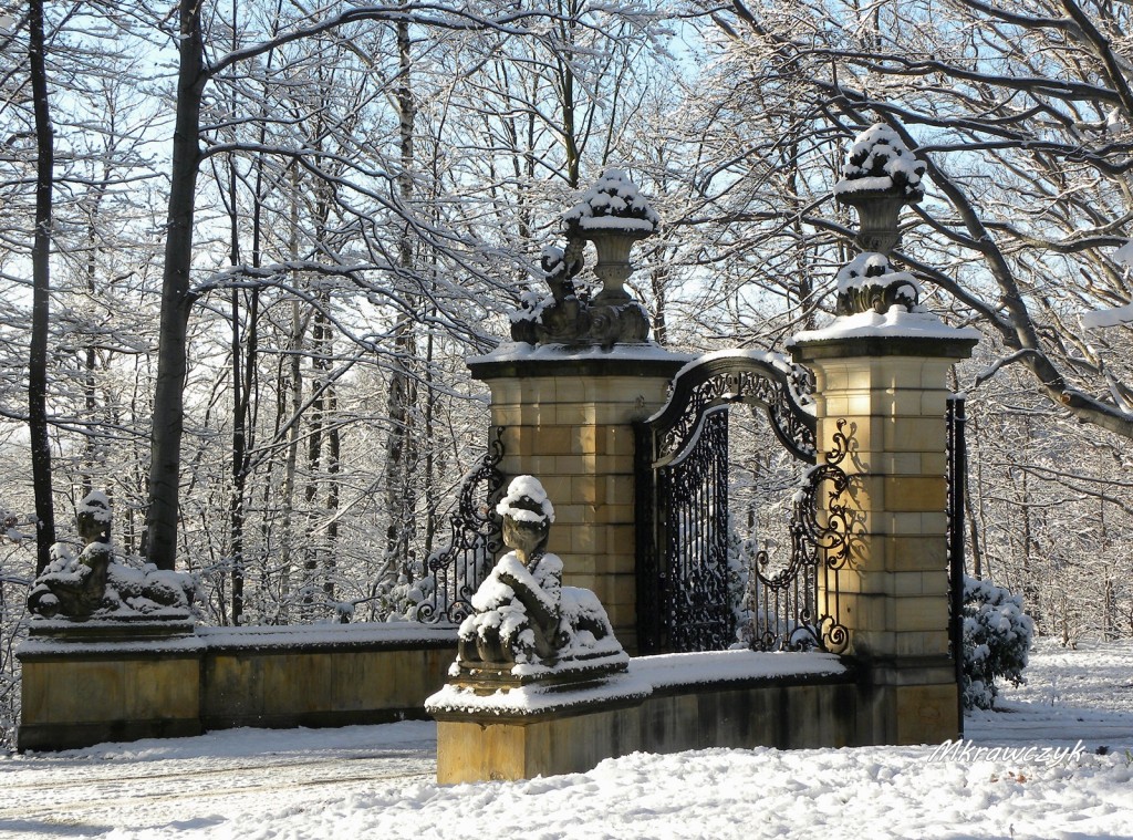 Zdjęcia: Walbryzch, Dolnośląskie, Zamek Książ zimą - brama, POLSKA Zdjęcia: Walbryzch, Dolnośląskie, Zamek Książ zimą - brama, POLSKA