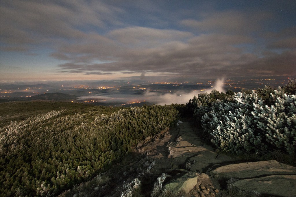 Zdjęcia: Babia Góra, Beskid Makowski, noc odchodzi, dzień przychodzi, POLSKA Zdjęcia: Babia Góra, Beskid Makowski, noc odchodzi, dzień przychodzi, POLSKA
