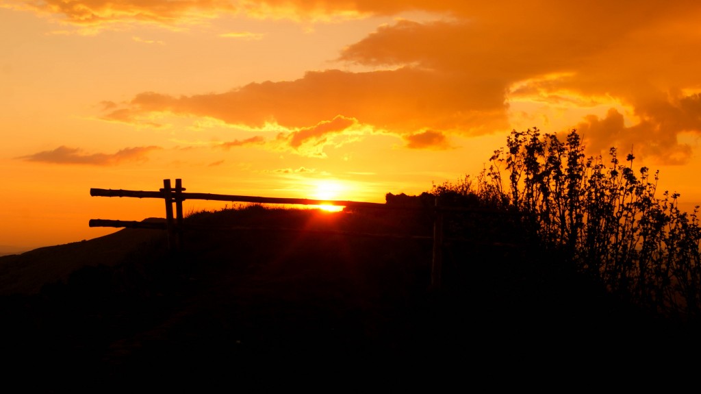 Zdjęcia: Połonina Wetlińska, Bieszczady, Zachód słońca nad Połoniną Wetlińską, POLSKA Zdjęcia: Połonina Wetlińska, Bieszczady, Zachód słońca nad Połoniną Wetlińską, POLSKA