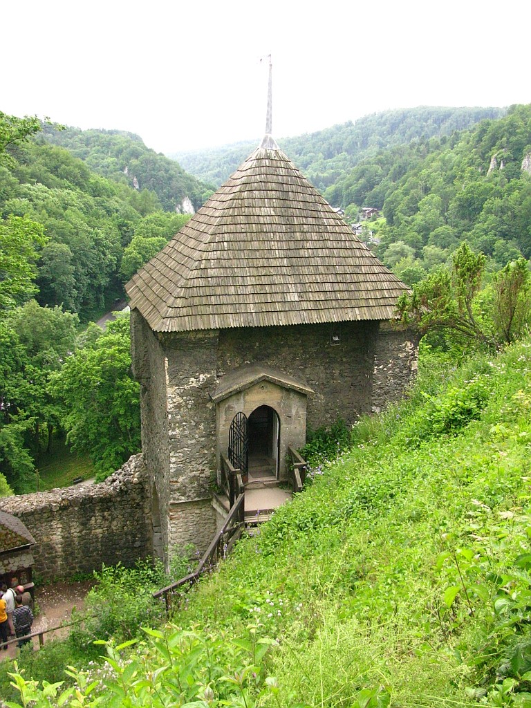 Zdjęcia: Ojców, Jura Krakowsko - Częstochowska, zamek w Ojcowie, POLSKA Zdjęcia: Ojców, Jura Krakowsko - Częstochowska, zamek w Ojcowie, POLSKA