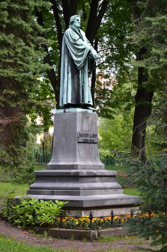 Zdjęcia: Bielsko - Biała plac Marcina Lutra, województwo śląskie, Pomnik Marcina Lutra, POLSKA Zdjęcia: Bielsko - Biała plac Marcina Lutra, województwo śląskie, Pomnik Marcina Lutra, POLSKA