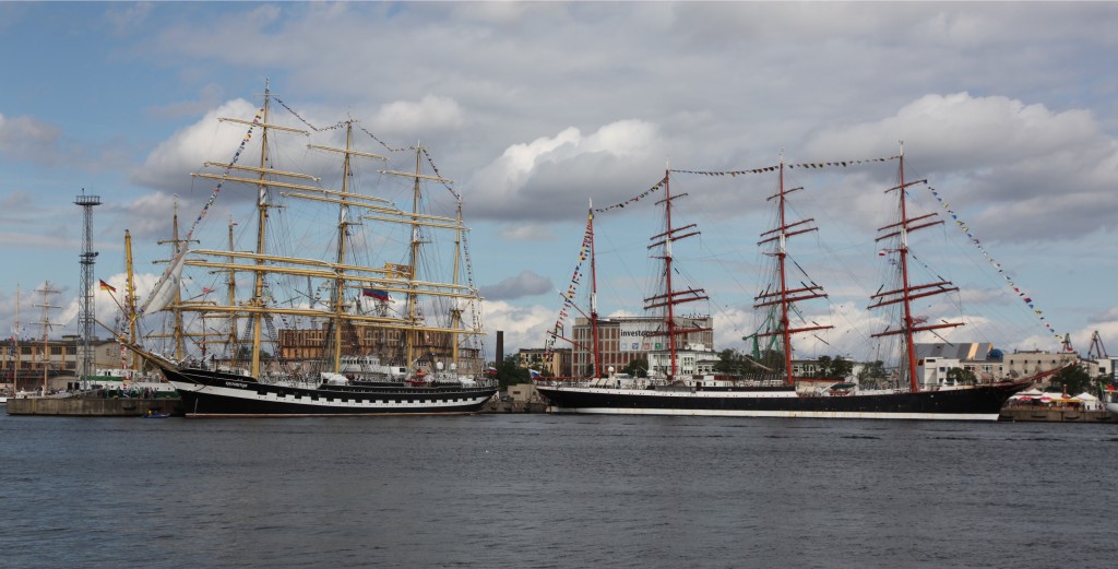Zdjęcia: Nabrzeże kutrowe, Gdynia, Przed paradą, POLSKA Zdjęcia: Nabrzeże kutrowe, Gdynia, Przed paradą, POLSKA