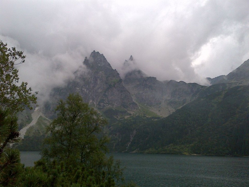 Zdjęcia: TATRY- MORSKIE OKO-MNICH W CHMURACH, POŁUDNIOWA POLSKA, URLOPOWO, POLSKA Zdjęcia: TATRY- MORSKIE OKO-MNICH W CHMURACH, POŁUDNIOWA POLSKA, URLOPOWO, POLSKA