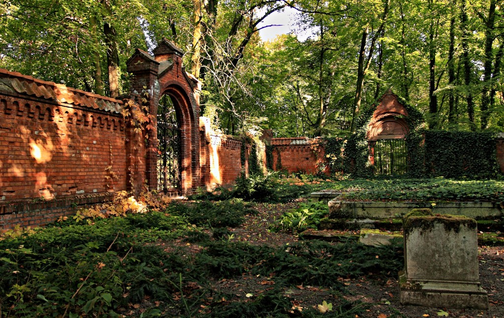 Zdjęcia: Ostromecko, Kujawsko-Pomorski, Grobowiec-mauzoleum rodziny Schoenborn-2, POLSKA Zdjęcia: Ostromecko, Kujawsko-Pomorski, Grobowiec-mauzoleum rodziny Schoenborn-2, POLSKA