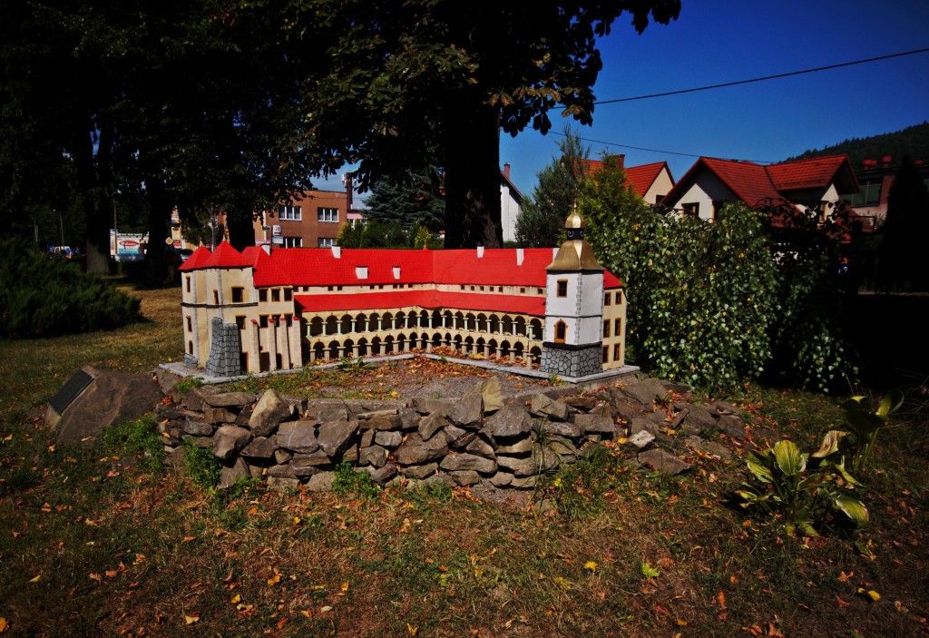 Zdjęcia: Sucha Beskidzka, Małopolska, Zamek Suski w miniaturze, POLSKA Zdjęcia: Sucha Beskidzka, Małopolska, Zamek Suski w miniaturze, POLSKA