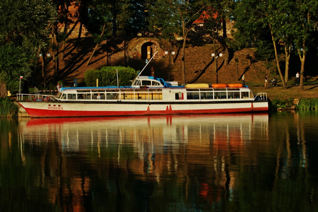 Zdjęcia: Kruszwica, Kuj-pom, Rusałka-statek rejsowy po Gople w zachodzącym słońcu., POLSKA Zdjęcia: Kruszwica, Kuj-pom, Rusałka-statek rejsowy po Gople w zachodzącym słońcu., POLSKA