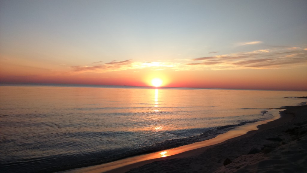 Zdjęcia: Karwia, Karwia, nocleg na plaży, wschód słońca, POLSKA Zdjęcia: Karwia, Karwia, nocleg na plaży, wschód słońca, POLSKA