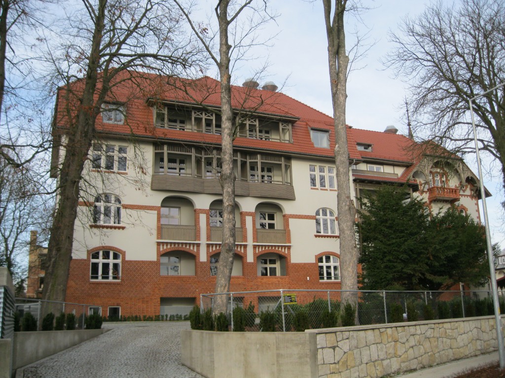 Zdjęcia: Kudowa, Kudowa, Willa esesmana Friedricha Brachta , POLSKA Zdjęcia: Kudowa, Kudowa, Willa esesmana Friedricha Brachta , POLSKA