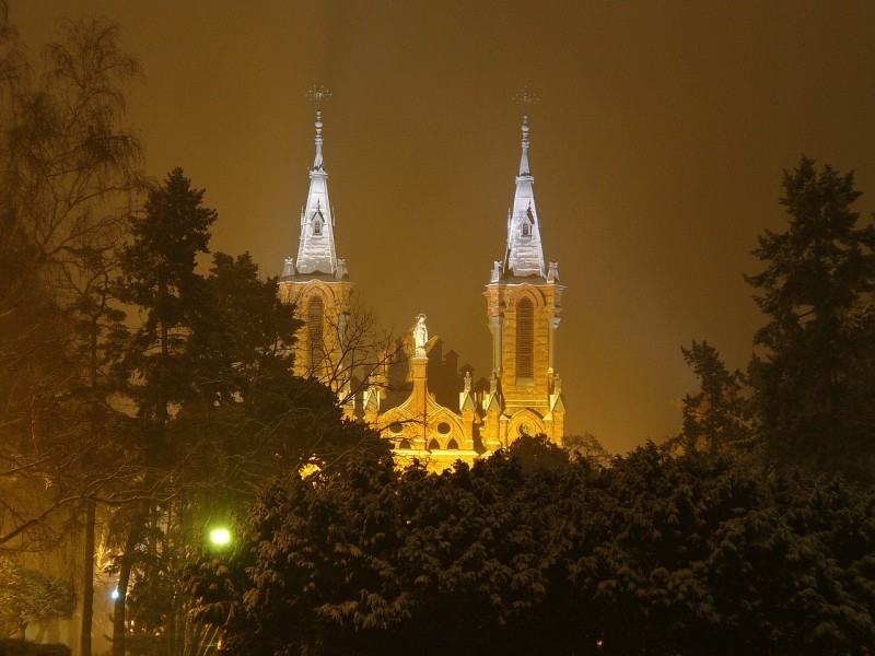 Zdjęcia: Ciechocinek, kujawsko pomorskie, Dwie wieże, nocą, POLSKA Zdjęcia: Ciechocinek, kujawsko pomorskie, Dwie wieże, nocą, POLSKA