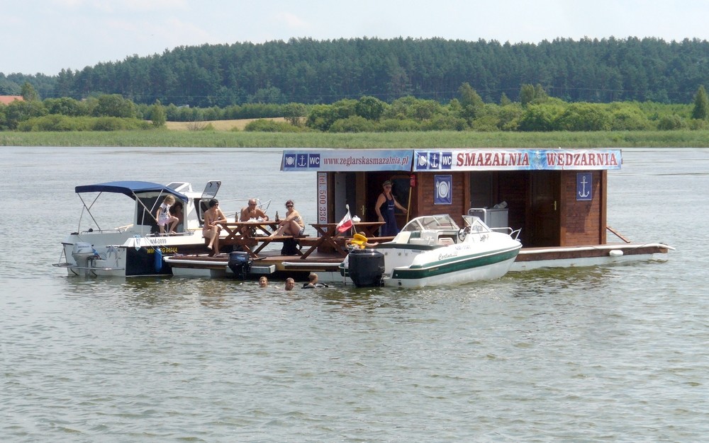 Zdjęcia: Mikołajki, warmińsko mazurskie, Full serwis, na jeziorze, POLSKA Zdjęcia: Mikołajki, warmińsko mazurskie, Full serwis, na jeziorze, POLSKA