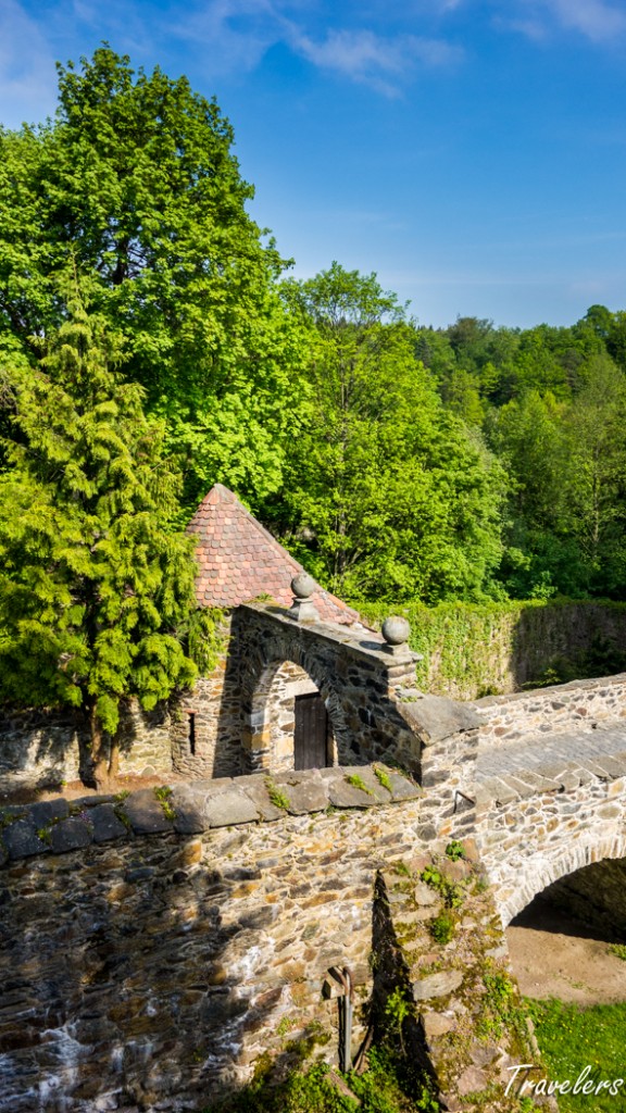 Zdjęcia: Zamek Czocha, Dolnośląskie, Brama prowadząca do sali tortur, POLSKA Zdjęcia: Zamek Czocha, Dolnośląskie, Brama prowadząca do sali tortur, POLSKA