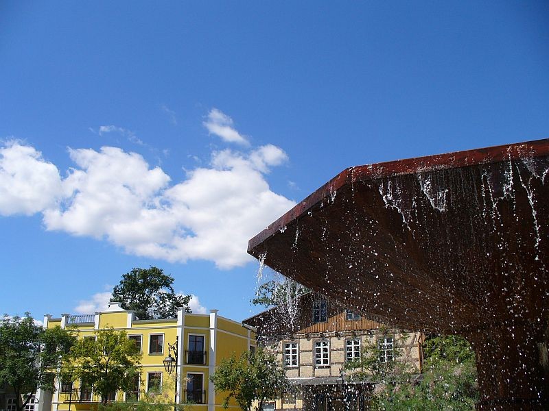 Zdjęcia: Ciechocinek, kujawsko pomorskie, Domy za grzybkiem z solanką., POLSKA Zdjęcia: Ciechocinek, kujawsko pomorskie, Domy za grzybkiem z solanką., POLSKA