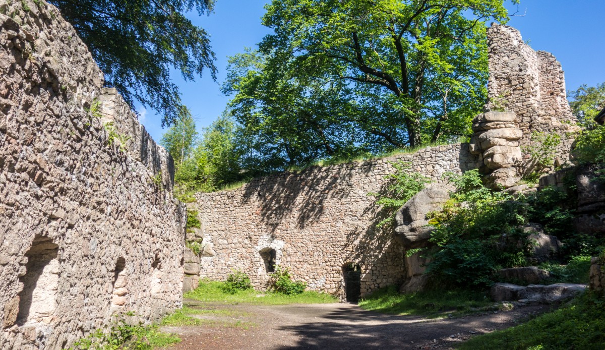 Zdjęcia: Zamek Bolczów, Dolnośląskie, Zamkowy dziedziniec, POLSKA Zdjęcia: Zamek Bolczów, Dolnośląskie, Zamkowy dziedziniec, POLSKA