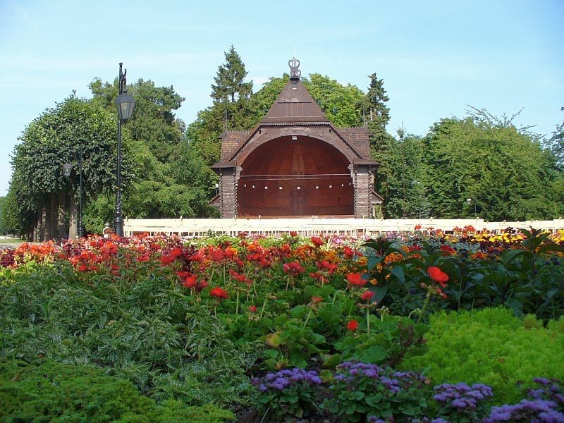 Zdjęcia: Ciechocinek, kujawsko pomorski, Ukwiecona muszla koncertowa w Ciechocinku., POLSKA Zdjęcia: Ciechocinek, kujawsko pomorski, Ukwiecona muszla koncertowa w Ciechocinku., POLSKA