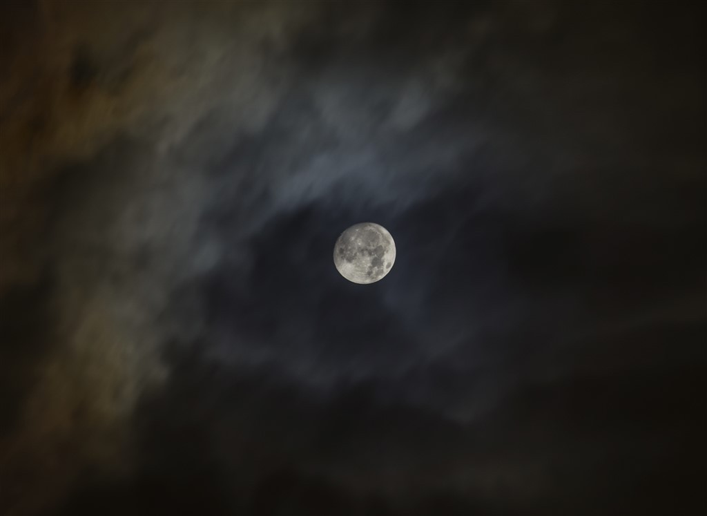 Zdjęcia: Warszawa, mazowieckie, noc listopadowa, POLSKA Zdjęcia: Warszawa, mazowieckie, noc listopadowa, POLSKA