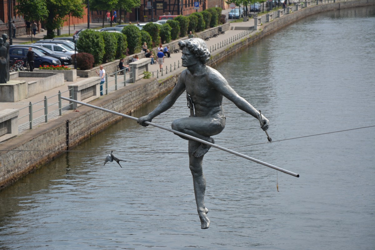 Zdjęcia: Bydgoszcz, centrum Bydgoszczy, Przechodzący przez rzekę, POLSKA Zdjęcia: Bydgoszcz, centrum Bydgoszczy, Przechodzący przez rzekę, POLSKA