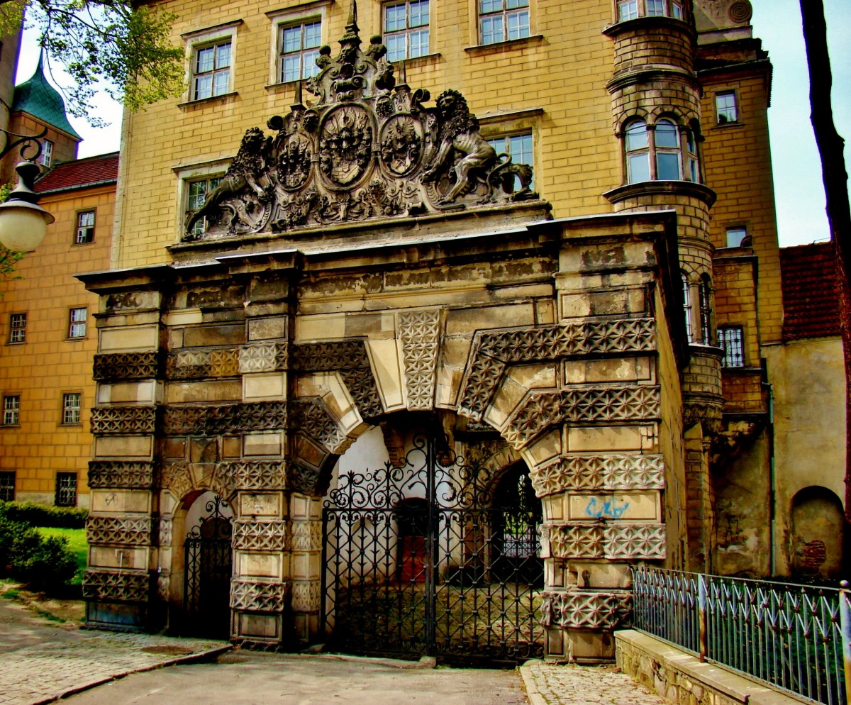 Zdjęcia: Oleśnica, województwo dolnośląskie, Zamek Książąt Oleśnickich-brama główna, POLSKA Zdjęcia: Oleśnica, województwo dolnośląskie, Zamek Książąt Oleśnickich-brama główna, POLSKA