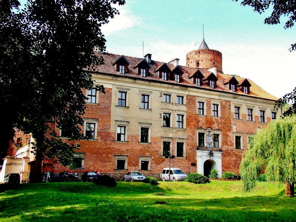 Zdjęcia: Uniejów, województwo łódzkie, Uniejów-zamek Arcybiskupów Gnieźnieńskich, POLSKA Zdjęcia: Uniejów, województwo łódzkie, Uniejów-zamek Arcybiskupów Gnieźnieńskich, POLSKA