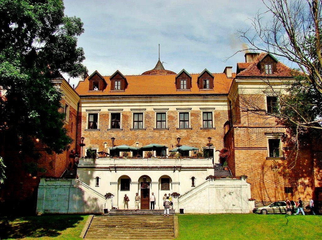 Zdjęcia: Uniejów, województwo łódzkie, Uniejów-zamek Arcybiskupów Gnieźnieńskich, POLSKA Zdjęcia: Uniejów, województwo łódzkie, Uniejów-zamek Arcybiskupów Gnieźnieńskich, POLSKA