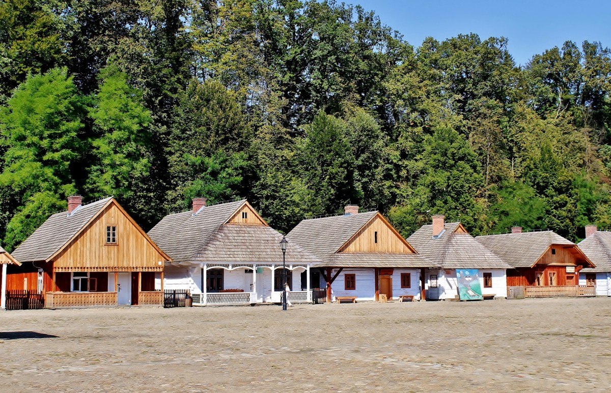 Zdjęcia: Sanok, województwo podkarpackie, Skansen-rynek galicyjski, POLSKA Zdjęcia: Sanok, województwo podkarpackie, Skansen-rynek galicyjski, POLSKA