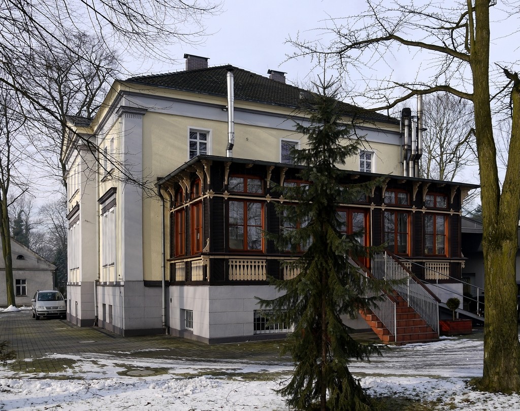 Zdjęcia: Dobrodzień, opolskie, Pałac od strony werandy, POLSKA Zdjęcia: Dobrodzień, opolskie, Pałac od strony werandy, POLSKA