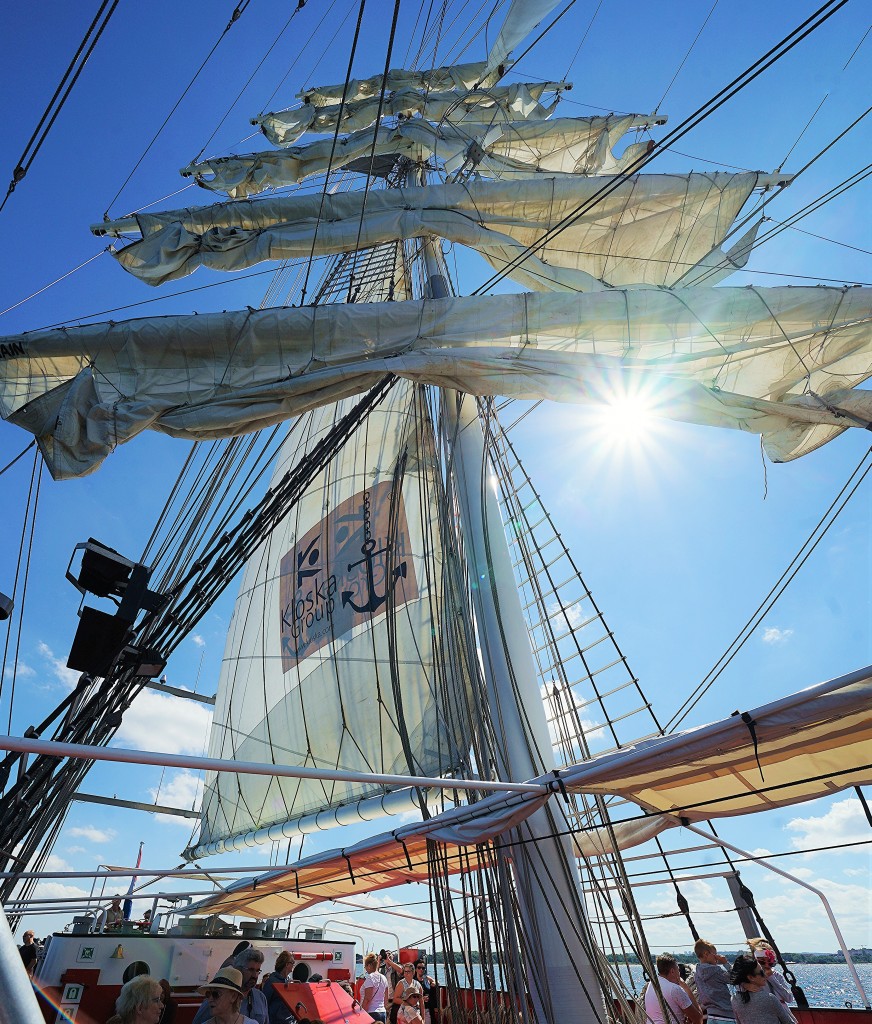 Zdjęcia: Z pokładu żaglowca Mercedes, Gdańsk, Słońce w żaglach, POLSKA Zdjęcia: Z pokładu żaglowca Mercedes, Gdańsk, Słońce w żaglach, POLSKA