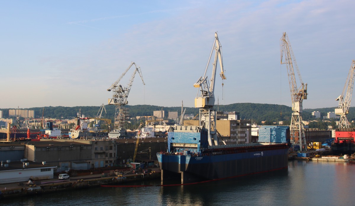 Zdjęcia: Gdynia, Pomorze, Gdynia - wpływamy do portu (2), POLSKA Zdjęcia: Gdynia, Pomorze, Gdynia - wpływamy do portu (2), POLSKA