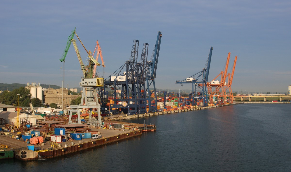 Zdjęcia: Gdynia, Pomorze, Gdynia - wpływamy do portu (4), POLSKA Zdjęcia: Gdynia, Pomorze, Gdynia - wpływamy do portu (4), POLSKA