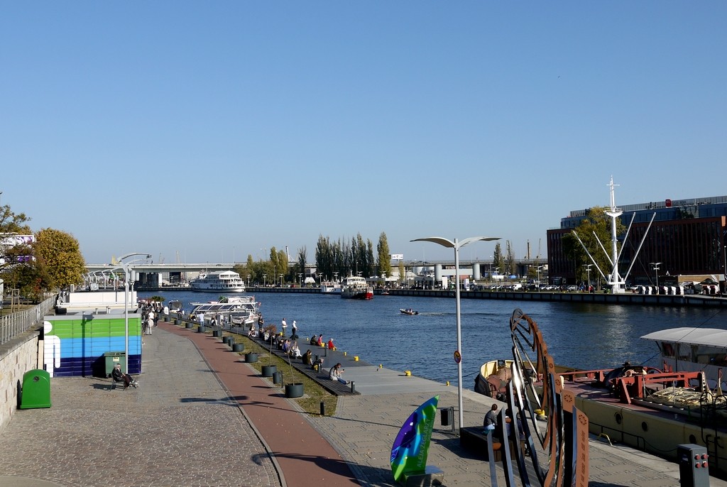 Zdjęcia: Szczecin, zachodnio-pomorskie, Przy Bulwarze Chrobrego, POLSKA Zdjęcia: Szczecin, zachodnio-pomorskie, Przy Bulwarze Chrobrego, POLSKA