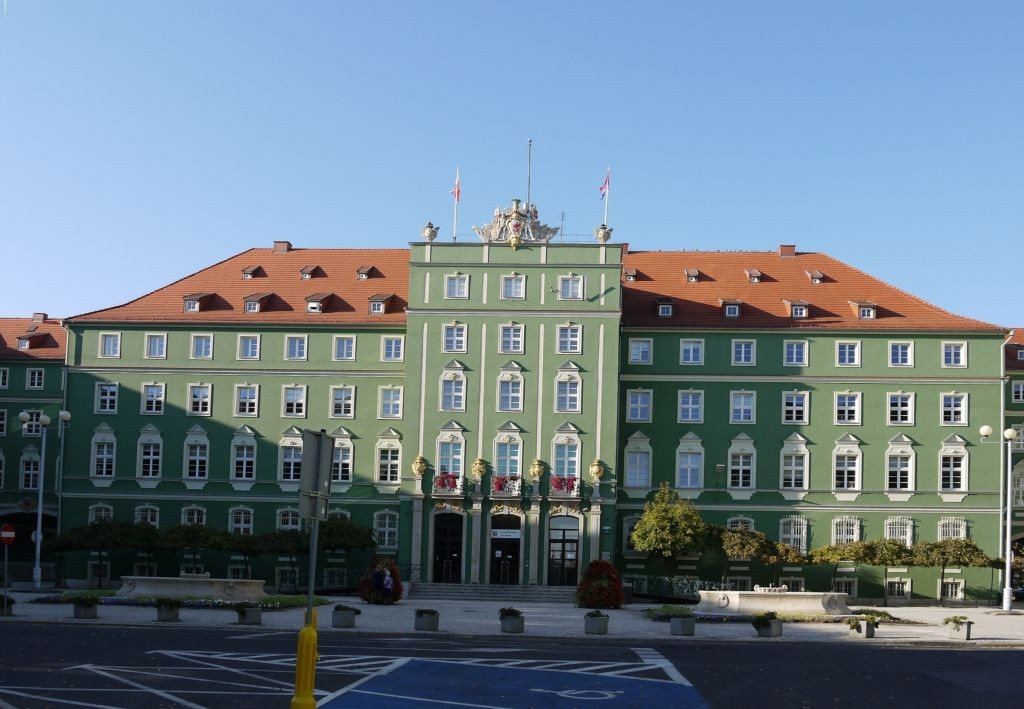 Zdjęcia: Szczecin, zachodnio-pomorskie, Tyły Miejskiego Urzędu, POLSKA Zdjęcia: Szczecin, zachodnio-pomorskie, Tyły Miejskiego Urzędu, POLSKA