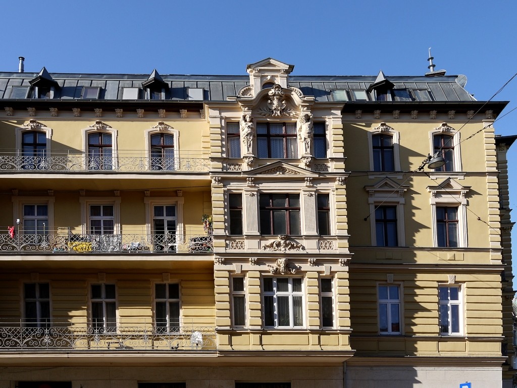 Zdjęcia: Szczecin, zachodnio-pomorskie, Ciekawie zdobiona  fasada kamienicy, POLSKA Zdjęcia: Szczecin, zachodnio-pomorskie, Ciekawie zdobiona  fasada kamienicy, POLSKA