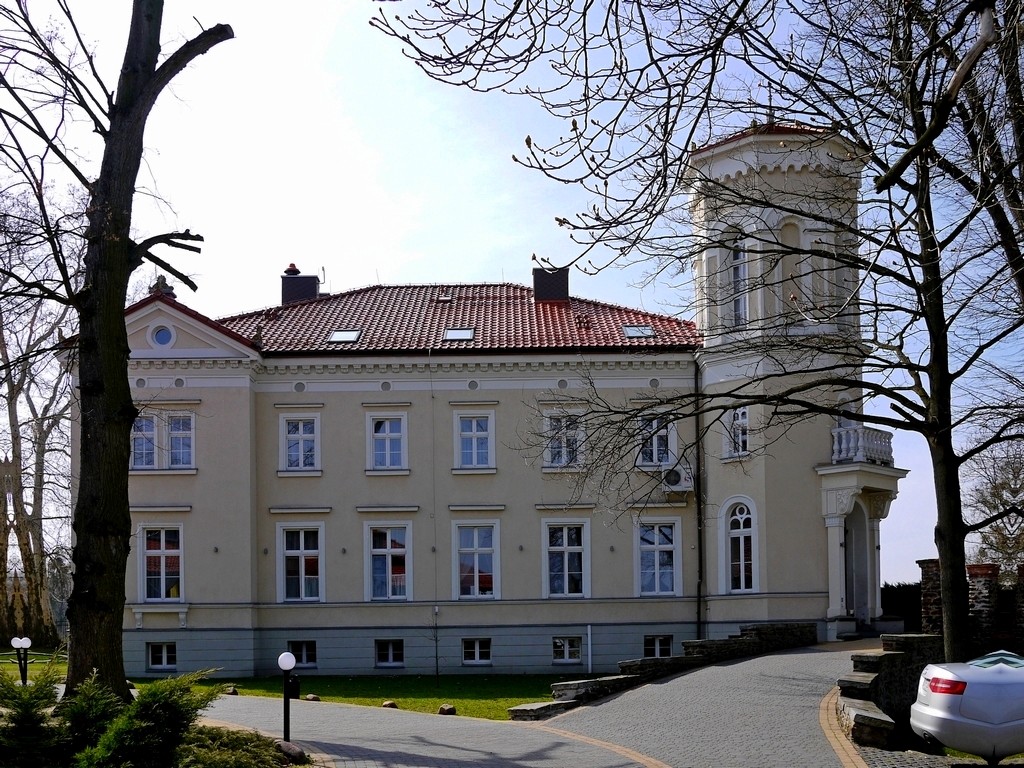 Zdjęcia: Pawłowice, opolskie, Pałac od frontu, POLSKA Zdjęcia: Pawłowice, opolskie, Pałac od frontu, POLSKA