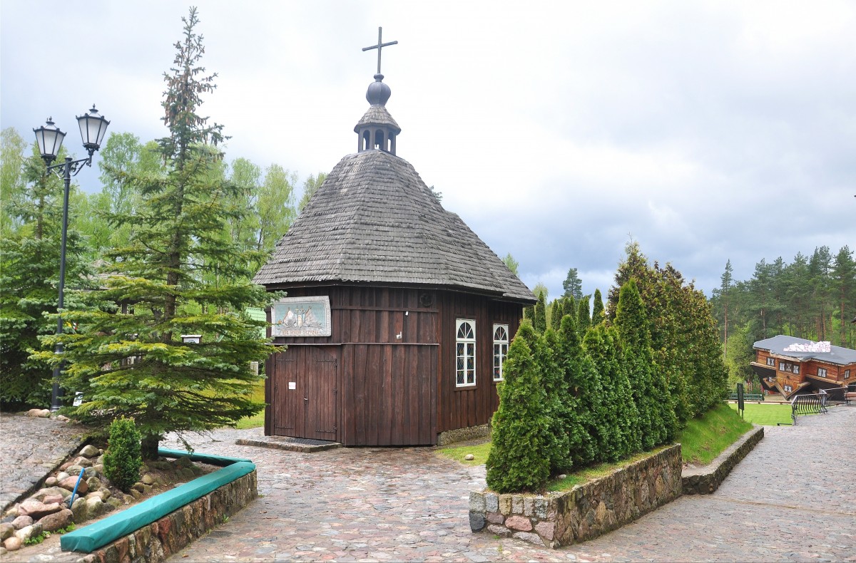 Zdjęcia: Szymbark, pomorskie, Kościółek św Rafała w Szymbarku, POLSKA Zdjęcia: Szymbark, pomorskie, Kościółek św Rafała w Szymbarku, POLSKA