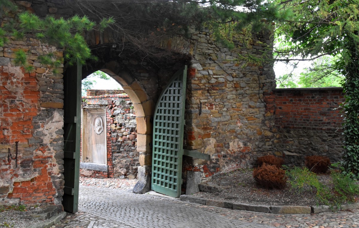 Zdjęcia: Otmuchów, województwo opolskie, Wejście do zamku, POLSKA Zdjęcia: Otmuchów, województwo opolskie, Wejście do zamku, POLSKA