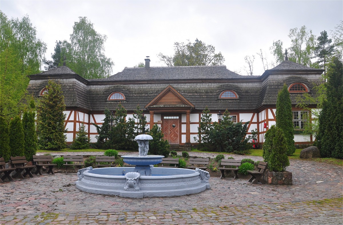 Zdjęcia: Szymbark, pomorskie, Dwór Salino w Szymbarku, POLSKA Zdjęcia: Szymbark, pomorskie, Dwór Salino w Szymbarku, POLSKA