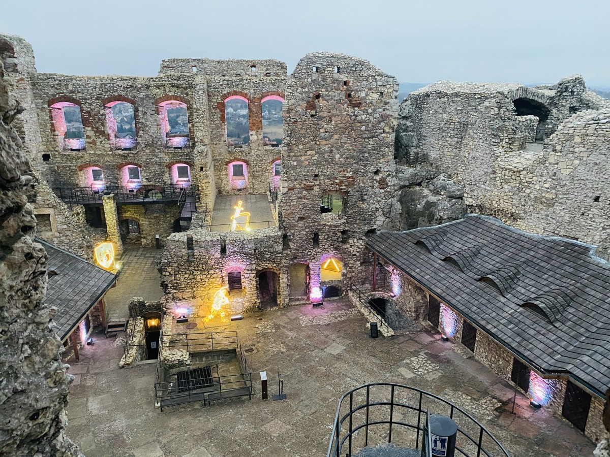 Zdjęcia: Zamek Ogrodzieniec , Ogrodzieniec , Zamek Ogrodzieniec magicznie , POLSKA Zdjęcia: Zamek Ogrodzieniec , Ogrodzieniec , Zamek Ogrodzieniec magicznie , POLSKA