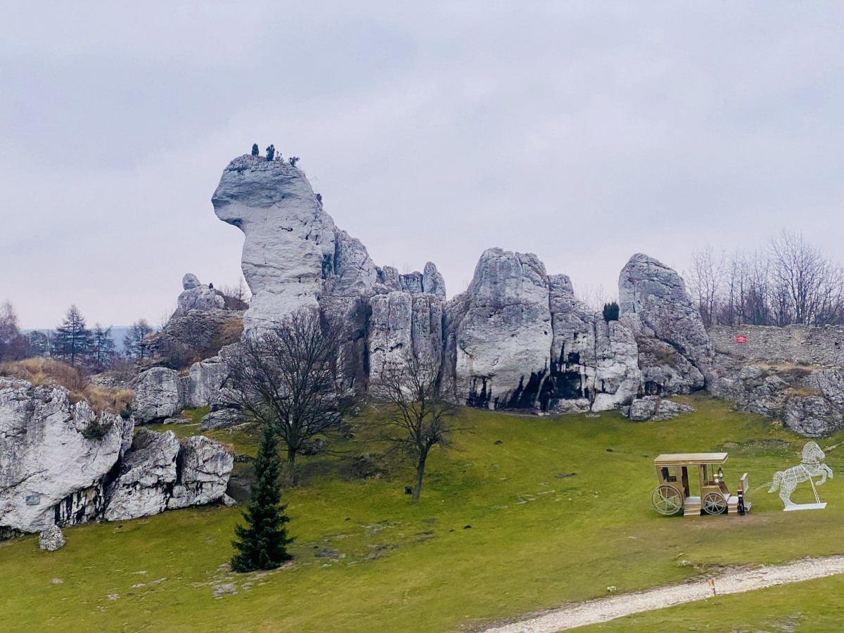 Zdjęcia: Zamek Ogrodzieniec , Ogrodzieniec , Widok z zamku Ogrodzieniec , POLSKA Zdjęcia: Zamek Ogrodzieniec , Ogrodzieniec , Widok z zamku Ogrodzieniec , POLSKA