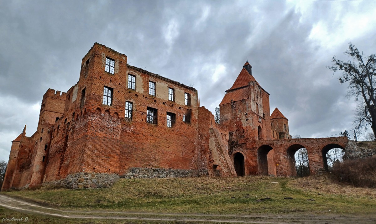 Zdjęcia: Szymbark koło Iławy., woj.warmińsko-mazurskie., Zamek w Szymbarku., POLSKA Zdjęcia: Szymbark koło Iławy., woj.warmińsko-mazurskie., Zamek w Szymbarku., POLSKA