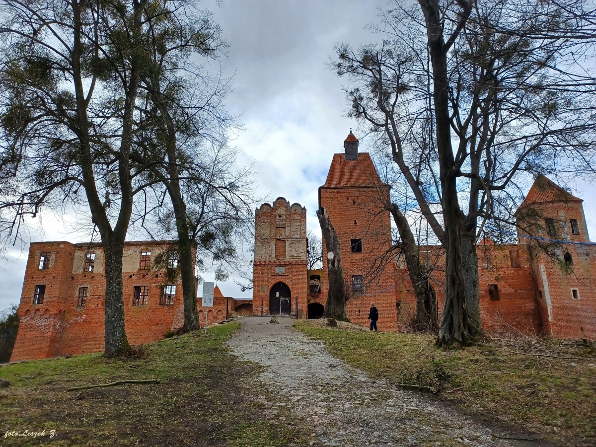Zdjęcia: Szymbark koło Iławy., woj.warmińsko-mazurskie., Szymbark - Ruiny zamku Kapituły Pomezańskiej., POLSKA Zdjęcia: Szymbark koło Iławy., woj.warmińsko-mazurskie., Szymbark - Ruiny zamku Kapituły Pomezańskiej., POLSKA