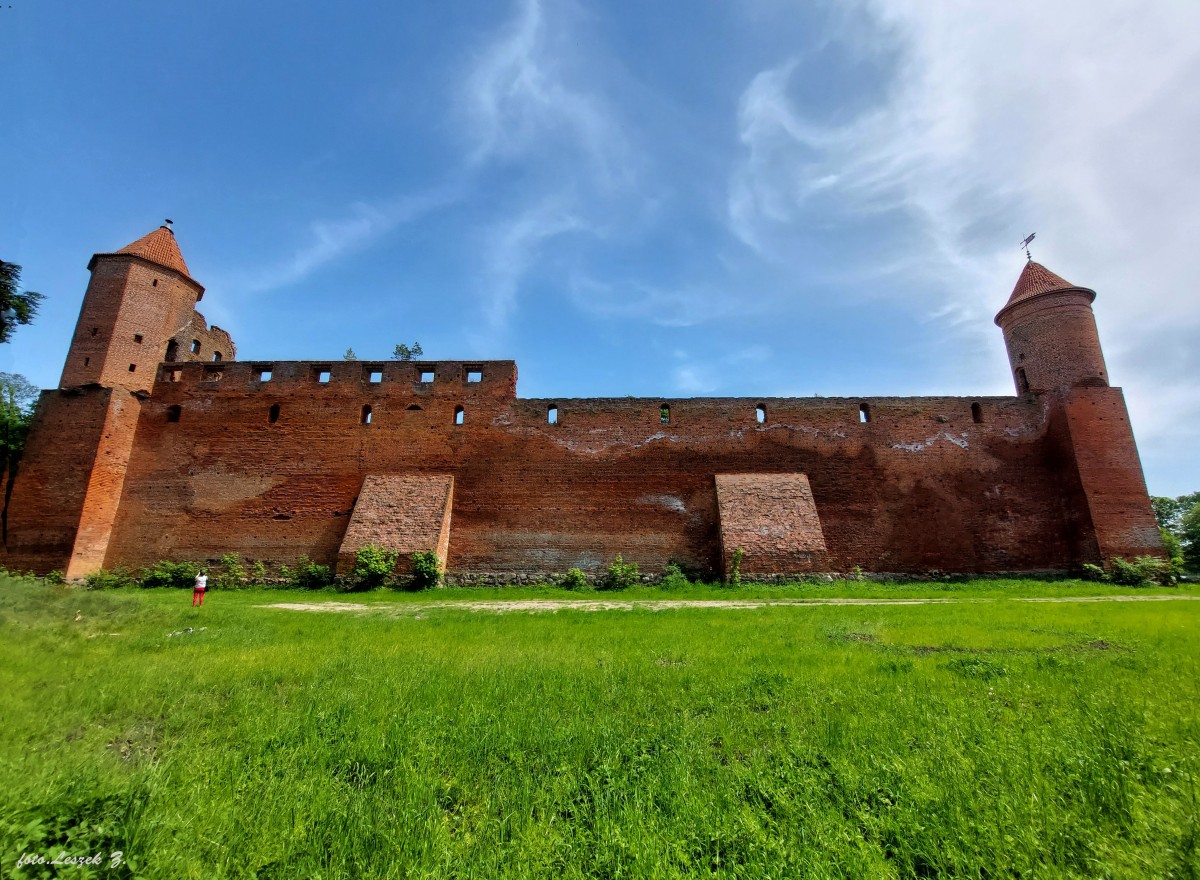 Zdjęcia: Szymbark koło Iławy., Iława., Mury zachodnie zamku., POLSKA Zdjęcia: Szymbark koło Iławy., Iława., Mury zachodnie zamku., POLSKA